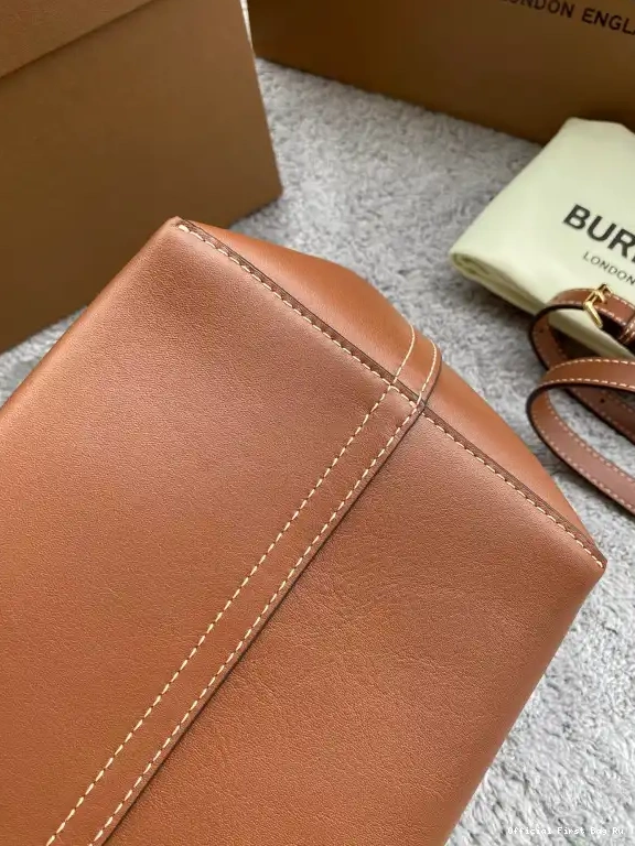 Official FirstBag Ru Pocket Tote BURBERRY 0510